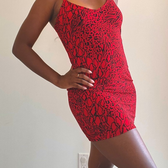 Black and red print bodycon dress - Picture 4 of 4